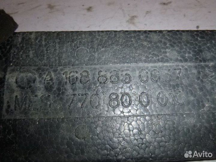 Усилитель переднего бампера (наполнитель) mercedes