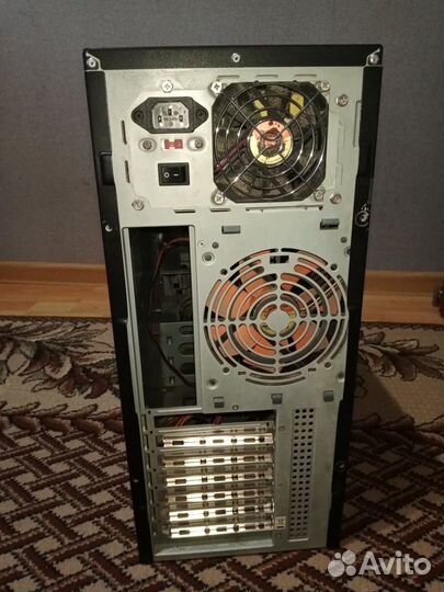 Корпус Thermaltake