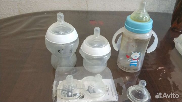 Сушилка для бутылочек и три бутылочки