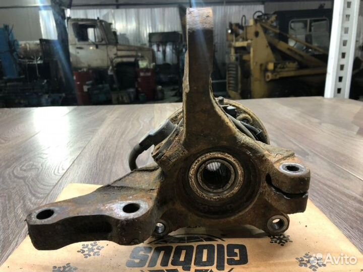 Кулак ступица правый передний Mitsubishi Lancer 9