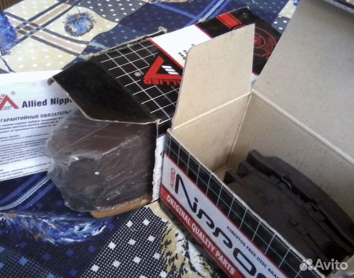 Комплект тормозных колодок (задние и передние)