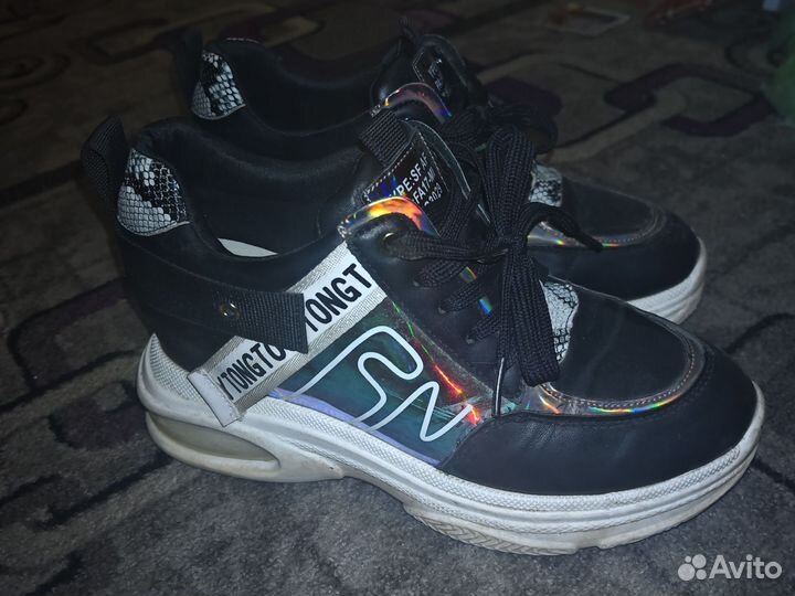 Кроссовки на высокой платформе