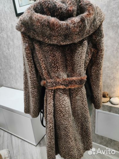 Искусственная шуба длинная с капюшоном