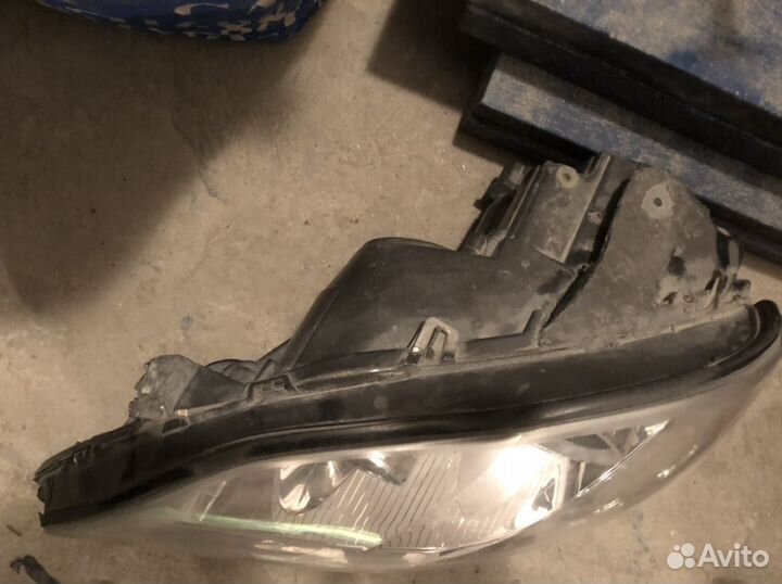Фара передняя на GL W164