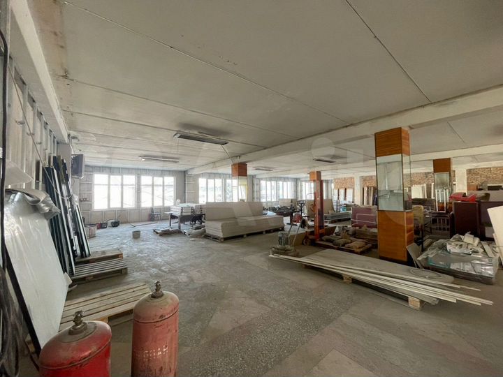 Офис с новым ремонтом и парковкой, 2244 м²