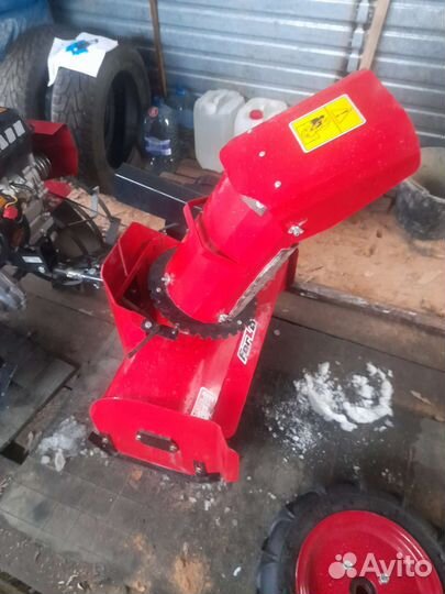 Снегоуборочная приставка к мотоблоку