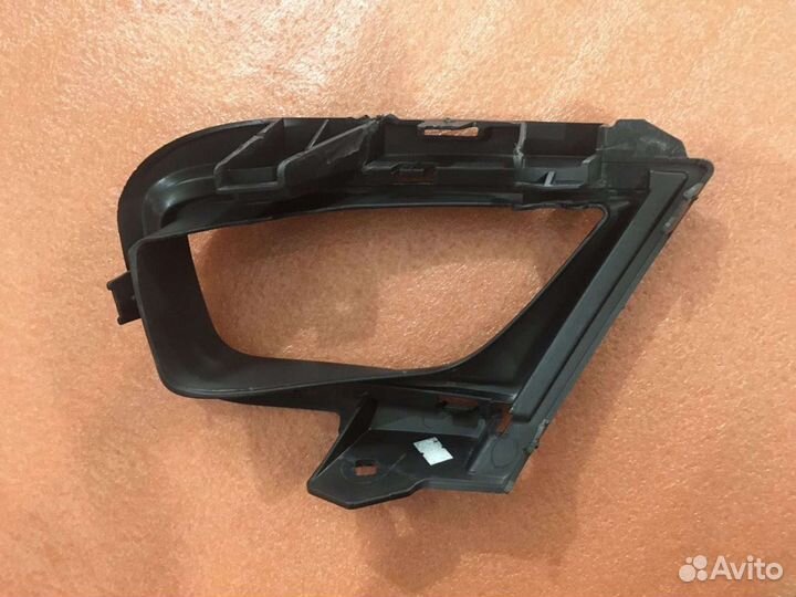 Renault Duster. Рамка задней правой птф 2014+