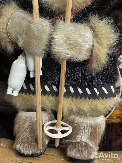 Чукча, эскимос. Охотник. Оленевод.Бивень