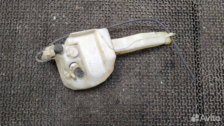 Бачок омывателя Dodge Caravan, 1999