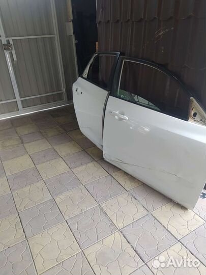 Двери на mazda 3 хэтчбек