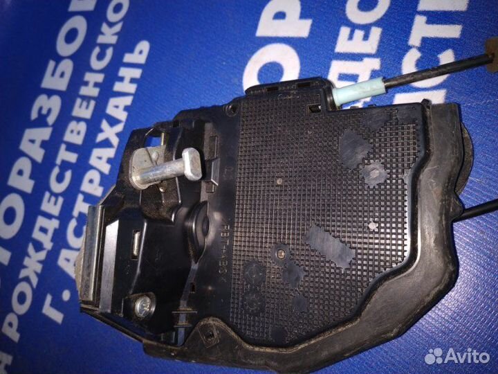 Задний правый замок двери Toyota Camry 40 седан