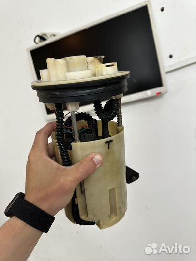 Топливный насос в сборе toyota avensis t250