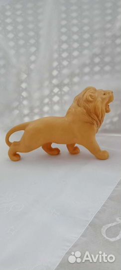 Игрушки СССР. Заяц, лев