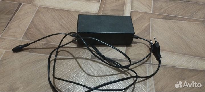 Зарядное для гироскутера