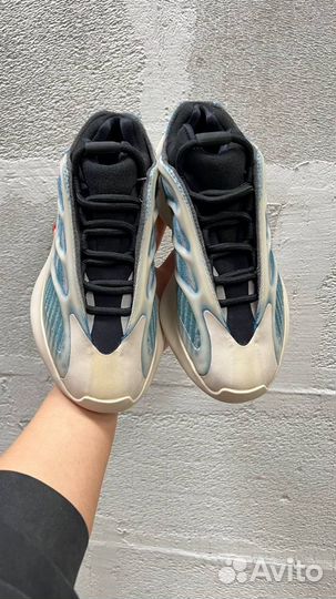 Кроссовки Adidas Yeezy Boost 700 V3, Kyanite 37 ра