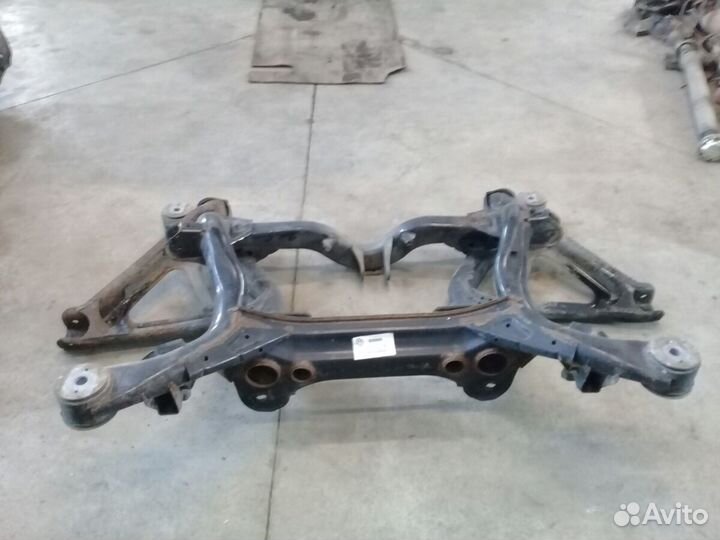 Задний подрамник Volkswagen Touareg 1