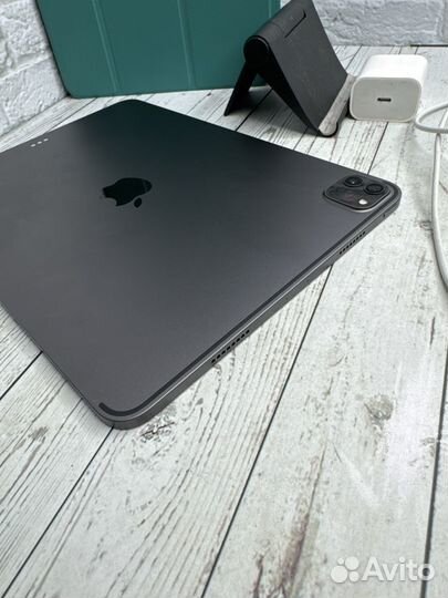 Apple iPad Pro 11 2021 M1 (3 поколение) 92% акб