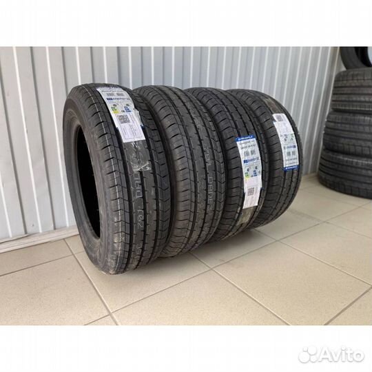 Triangle Connex Van TV701 215/65 R15