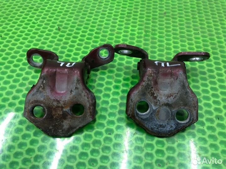 Петля двери передняя левая Kia Spectra седан S6D