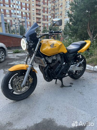 Honda CB 400SFV