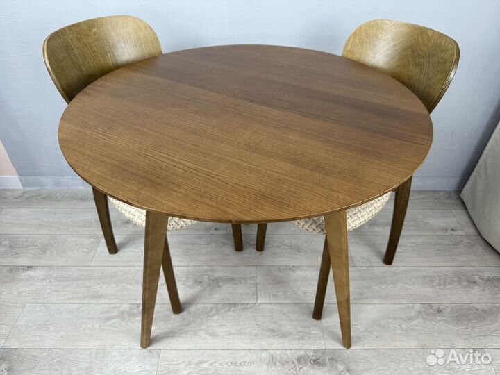 Стол кухонный