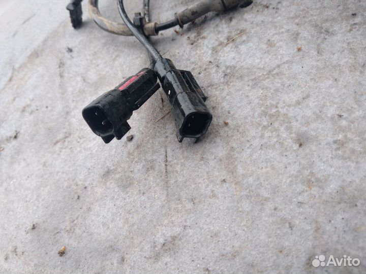 Датчик ABS задний правый Mitsubishi Outlander 3