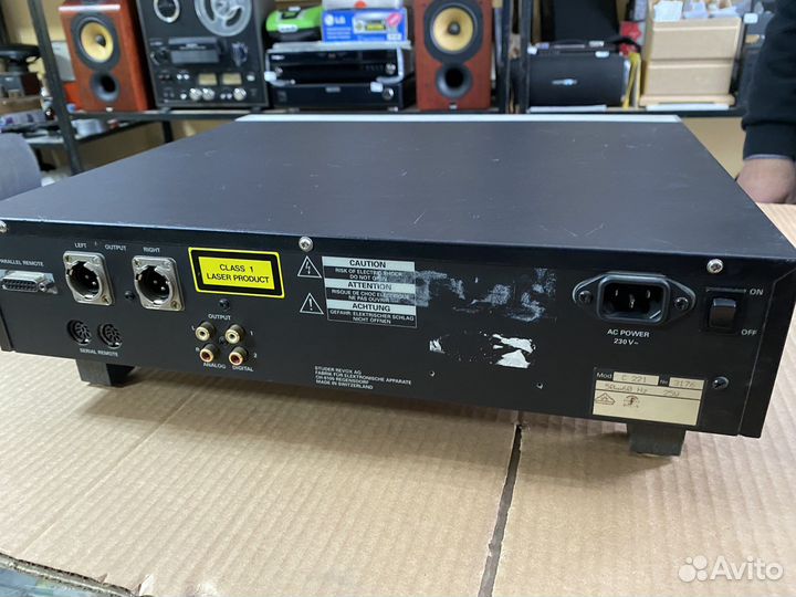 CD плеер ReVox C-221