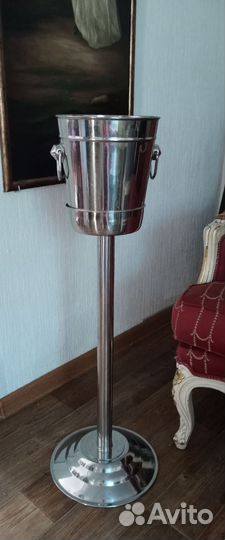 Напольная подставка и ведро для шампанского