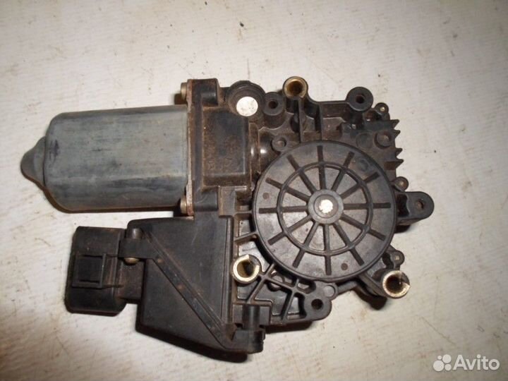 Моторчик стеклоподъемника (Audi A3, Audi A4)