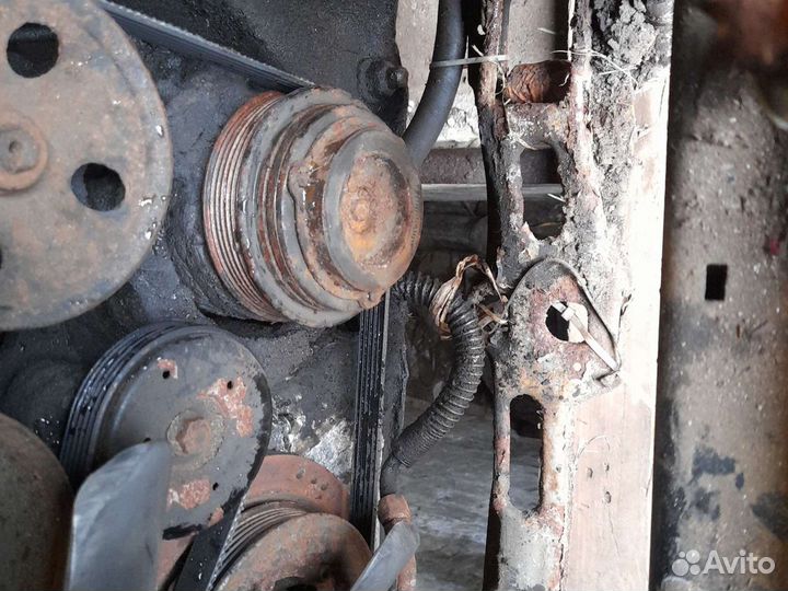 Помпа мерседес 210, шкив м 104