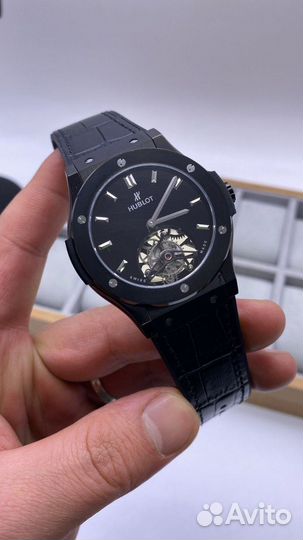 Часы Hublot Classic Fusion 45 мм Titanium Tourbilo