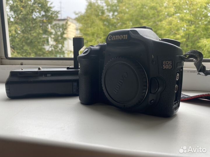 Canon 50D + батарейный блок с аккумуляторами