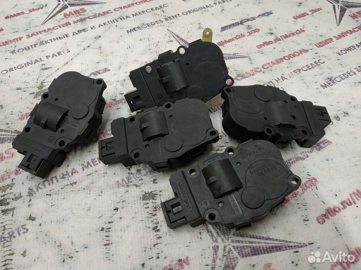 Моторчик заслонки печки w212 Mercedes