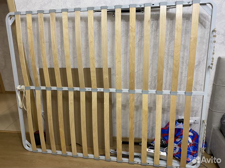 Основание кровати с ламелями и подьемным мех-мом