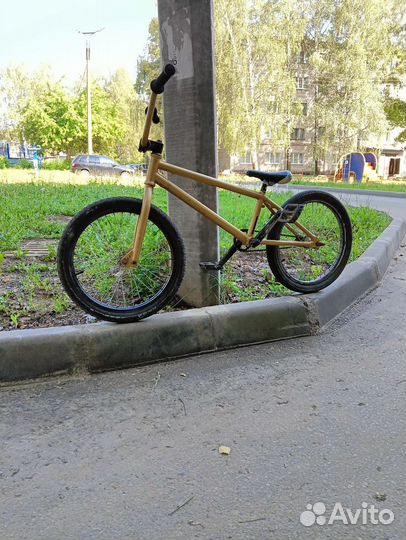 Трюковой велосипед BMX