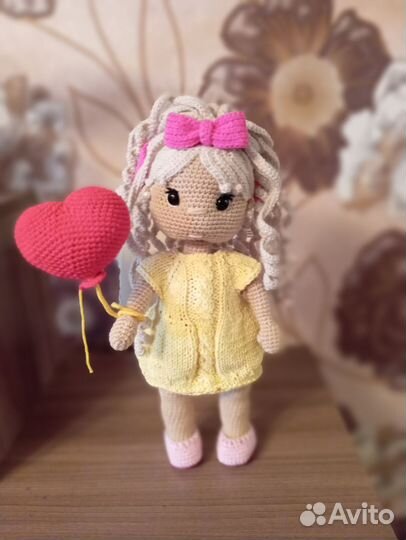 Вязаная куколка