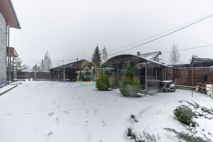 Дом 257,1 м² на участке 8,4 сот.