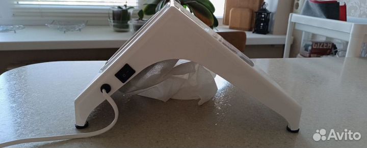 Маникюрная вытяжка