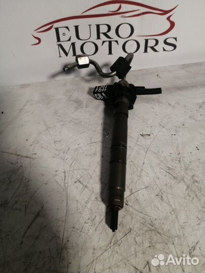 Форсунка топливная Volkswagen Passat CBA