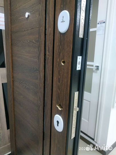 Входная дверь