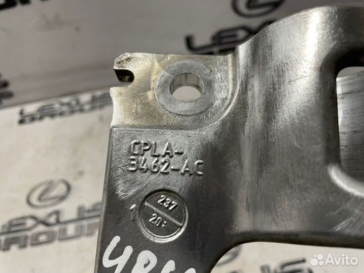 Кронштейн амортизатора передний правый Land Rover