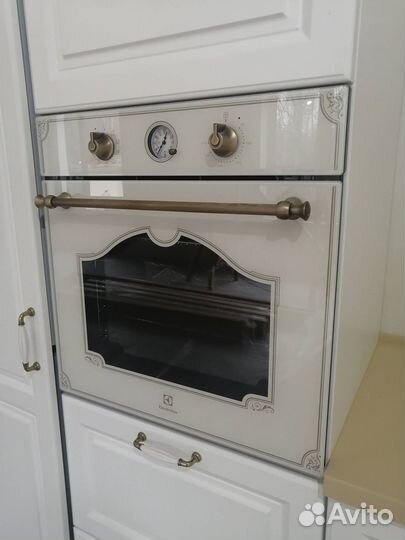 Шкаф духовой электрический Electolux opea2550V