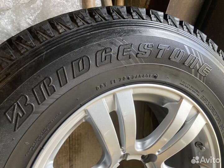 Bridgestone Blizzak DM-Z3 265/70 R17