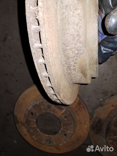 Тормозные диски Mitsubishi Pajero 3 6g74 3,5L