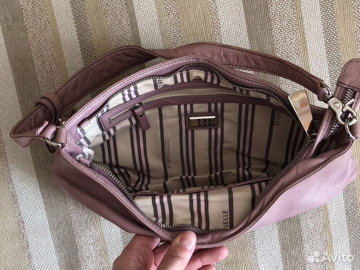 Сумка из натуральной кожи Coccinelle