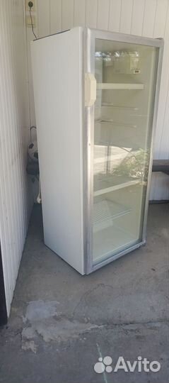 Холодильник витринный для напитков, рабочий