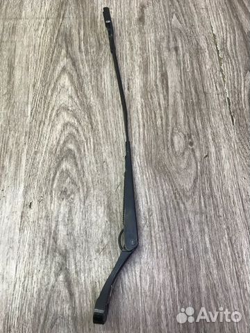 Поводок дворника передний правый Opel Astra K