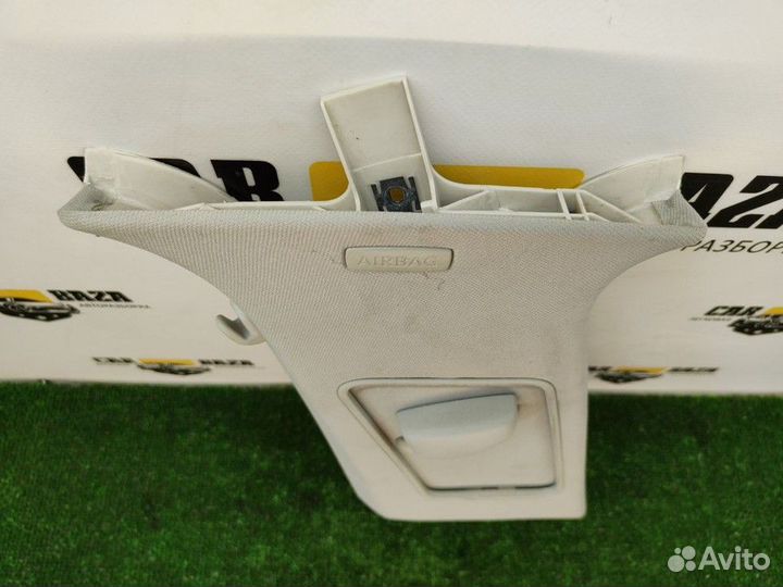 Обшивка стойки центральной левой (накладка) Volkswagen Golf V 1K0868311