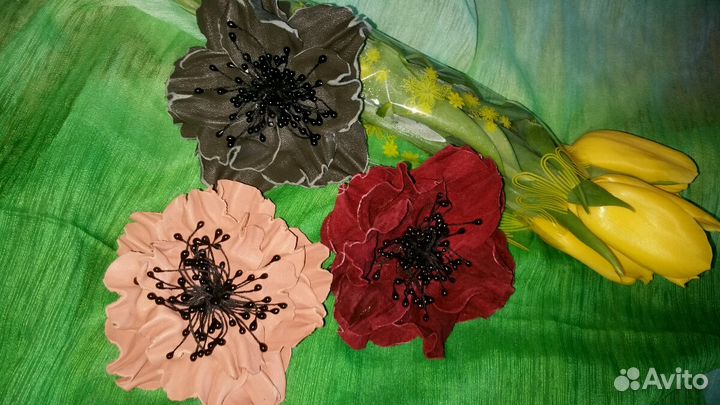 Брошь из натуральной кожи