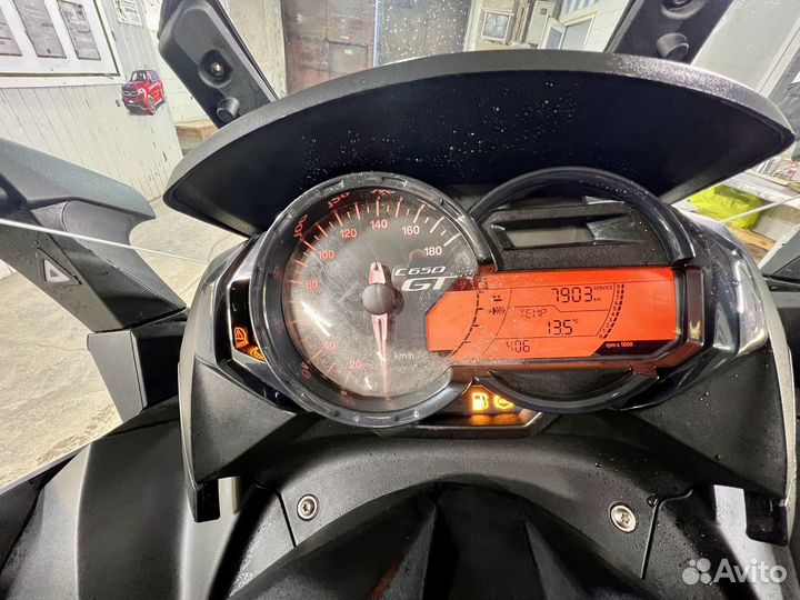 Продаю максискутер BMW C650GT